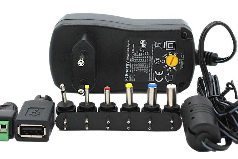 Alimentador Regulable Manual 3V-12Vdc 12W 1000mAh  con 8 conectores PCE1000-UNI