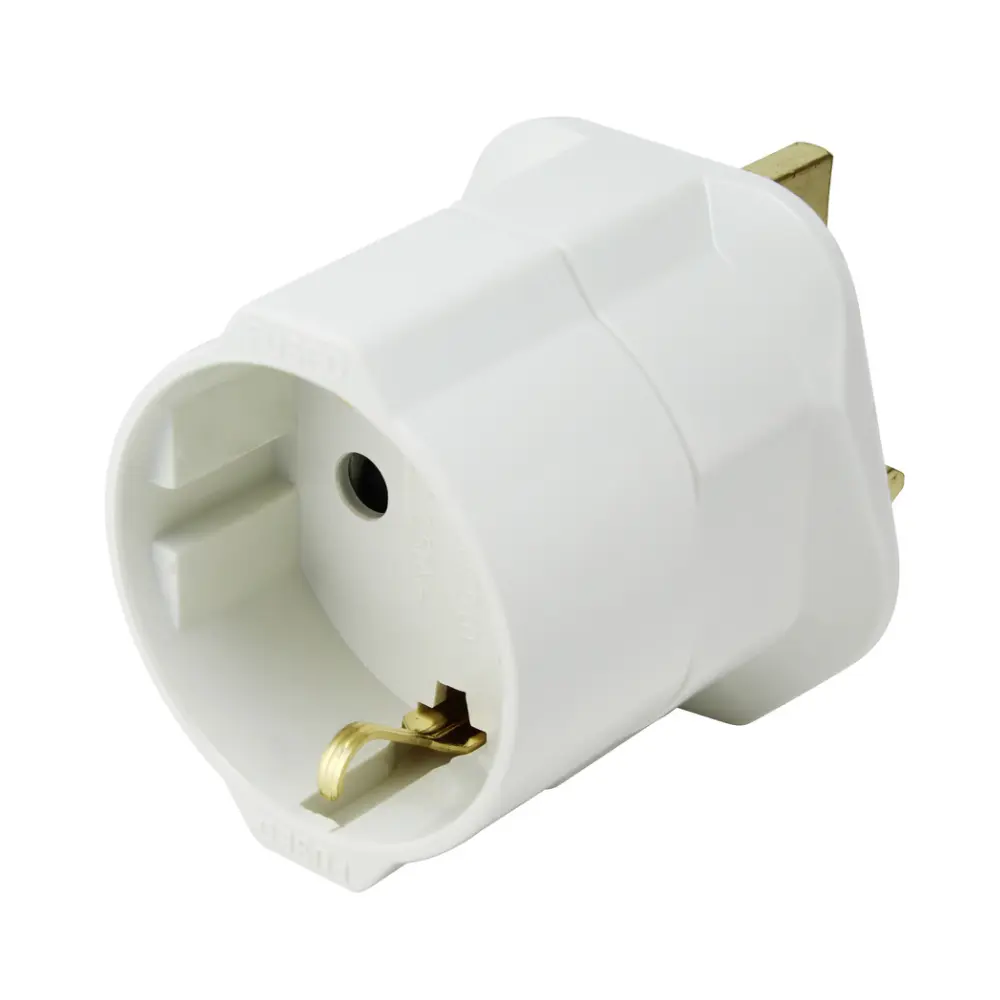 ADAPTADOR Clavija Red Eléctrica Inglesa a Schuko 13,4A 3200W Blanco