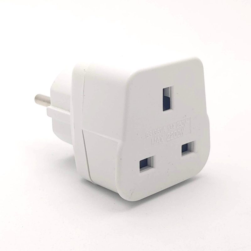 ADAPTADOR Clavija Red Eléctrica Schuko a Inglesa 13,4A 3200W Blanco