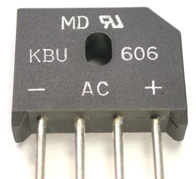 Puente Rectificador 1000V 6Amp 24x12mm Hilos KBU610