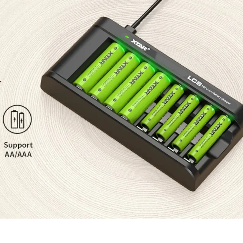 Cargador Baterias  Li-Ion tipos AA, AAA, R03, R06  XTAR-LC4-1.5V 8 Celulas
