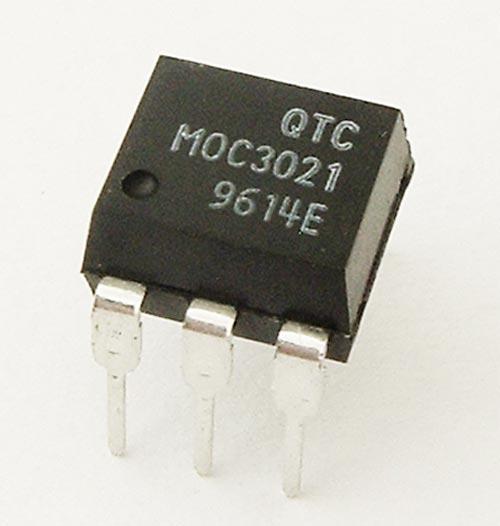MOC3021 Circuito Integrado 400V 15mA DIP6  Liteon