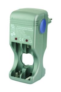Cargador Baterias R6 AA y R3 AAA enchufable a 230Vac