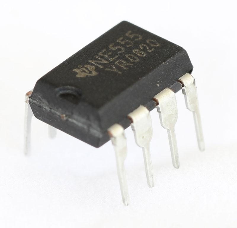 NE555P Circuito Integrado 8Pin  NE555N